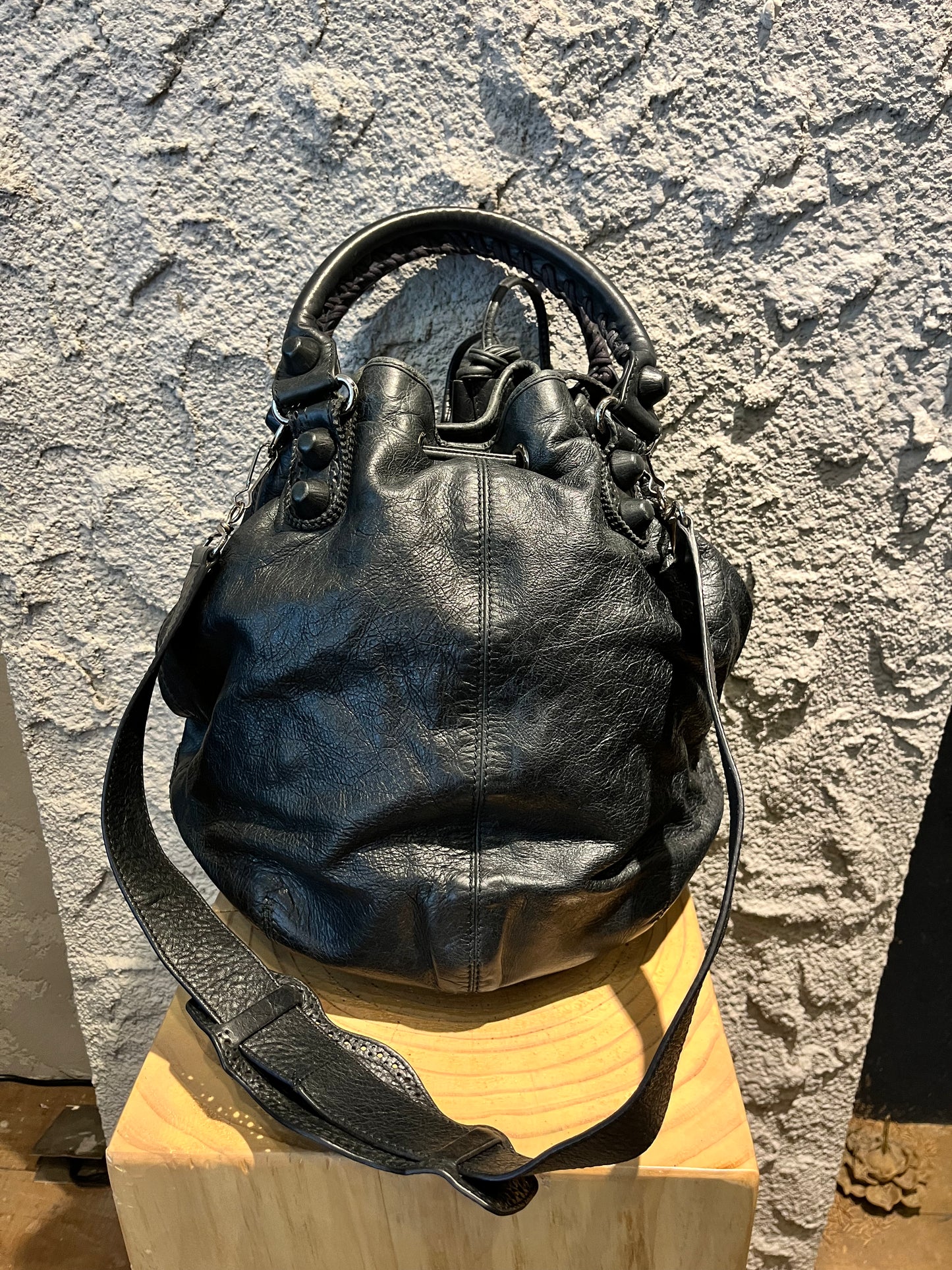 BALENCIAGA-Pompon bucket bag